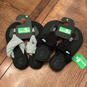 Two size 6 Sanuk Bundle